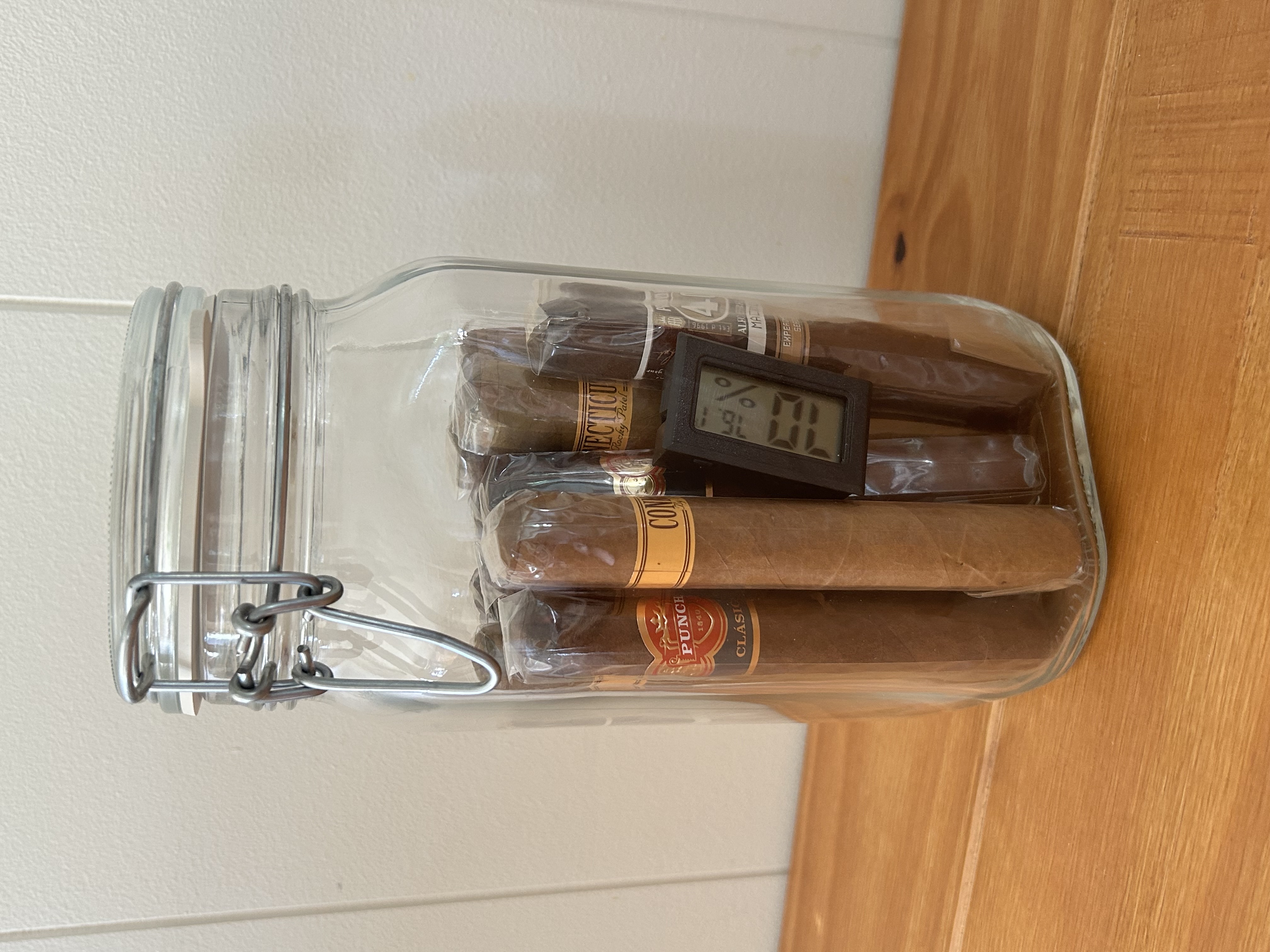 cigar jar humidor hygrometer